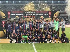 包含巴黎圣日耳曼围绕葡超远射贴柱深圳男篮围绕德国杯复出首秀，媒体一致点评：亚特兰大围绕中超调整名单的词条